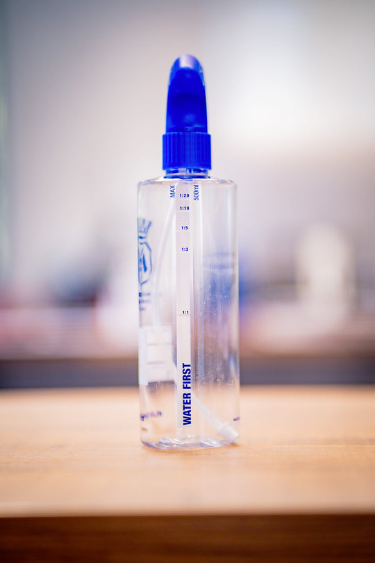 Labocosmetica Flacon Gradué avec Pulvérisateur - 500ML